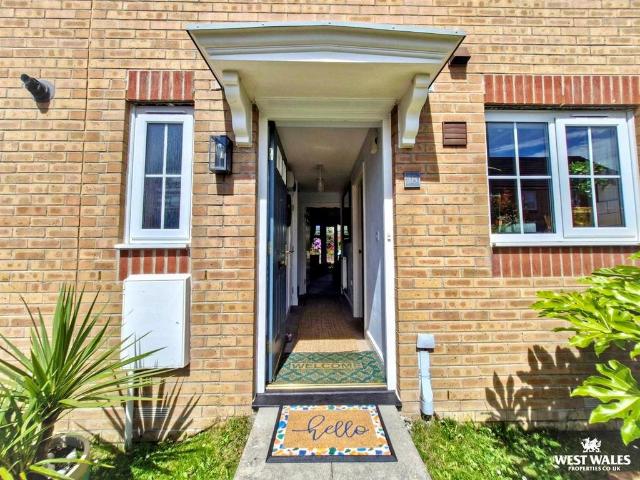House for sale in Kidwelly, Wales