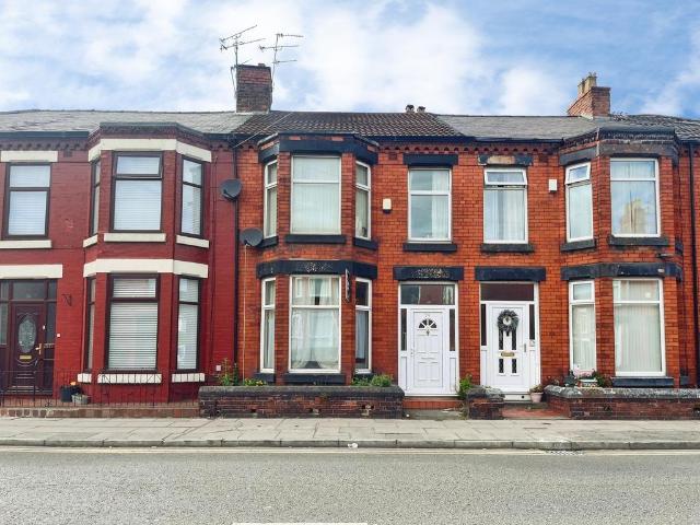 House for sale in Calderstones