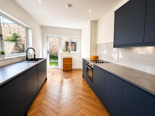 House for sale in Glyndon, Greater London
