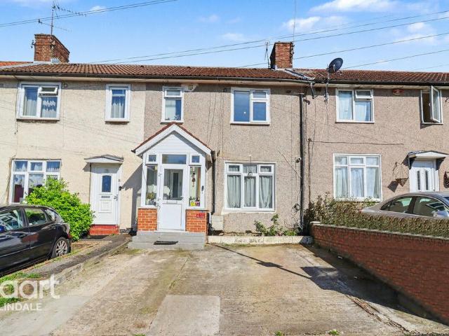 House for sale in Burnt Oak, Greater London