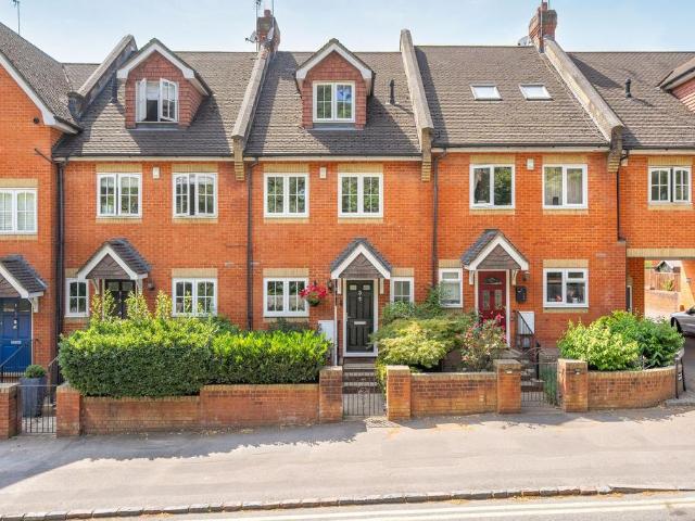 House for sale in Martin's Heron, Winkfield