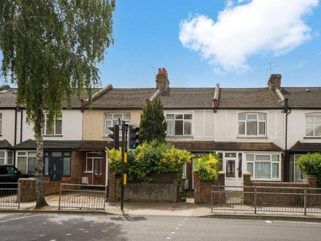House for sale in Lane, Greater London