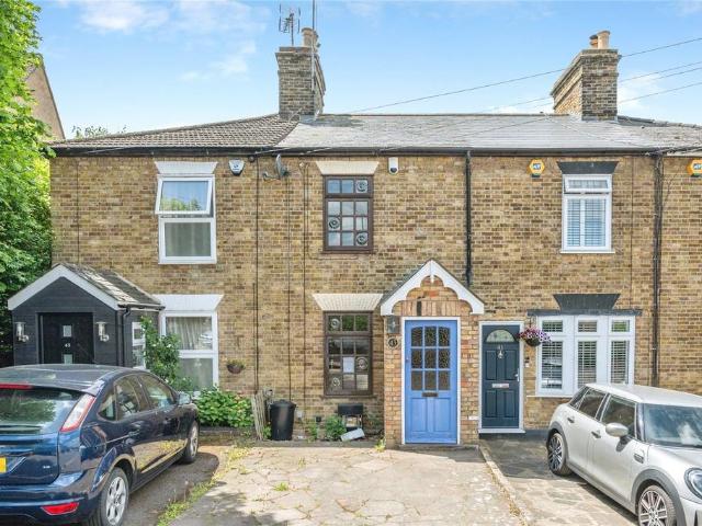 House for sale in The Galleries, Navestock Side