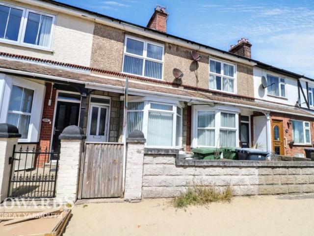 House for sale in Stokesby, Norfolk