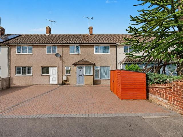 House for sale in Laindon, Essex