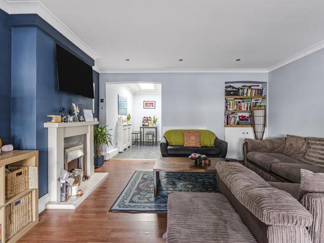 House for sale in Tolworth, Greater London