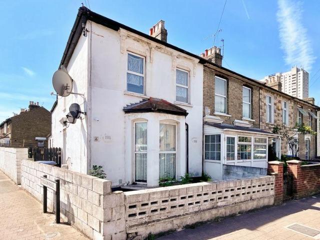 House for sale in Lower Edmonton, Greater London