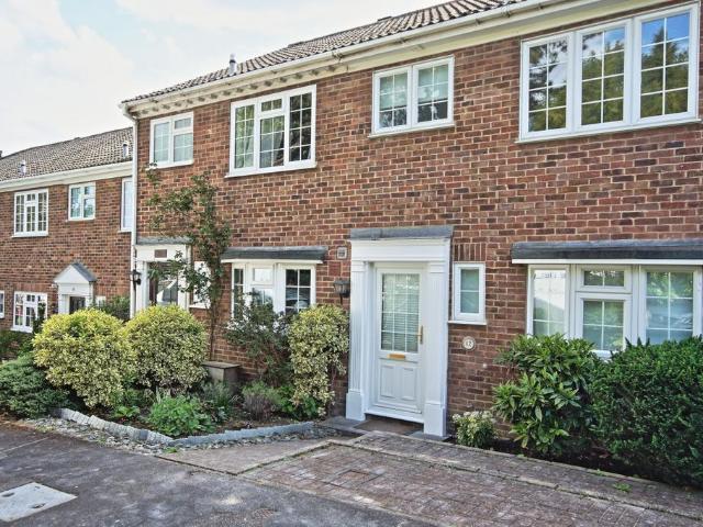 House for sale in Mount Hermon, Woking