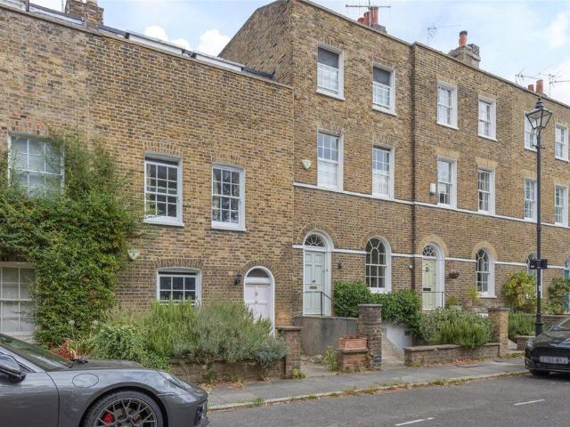 House for sale in Kennington, Greater London