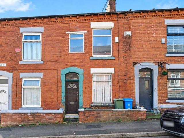 House for sale in Oldham Edge, Oldham