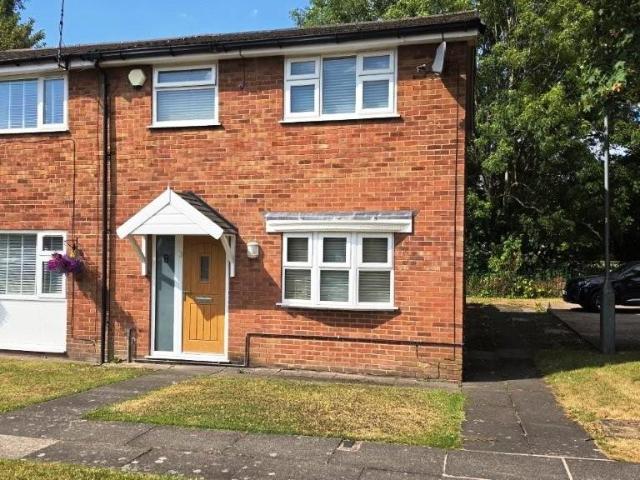 House for sale in Guide Bridge, Greenheys