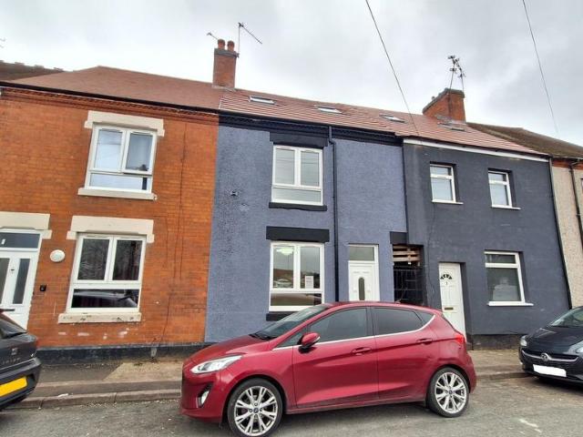 House for sale in Chilvers Coton, Camp Hill