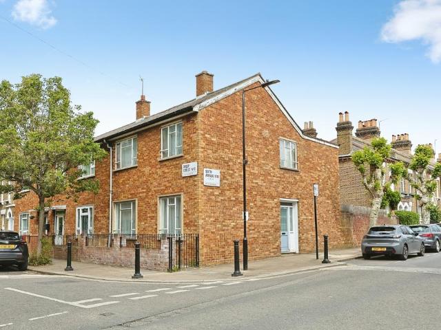 House for sale in Kensal Town, Greater London