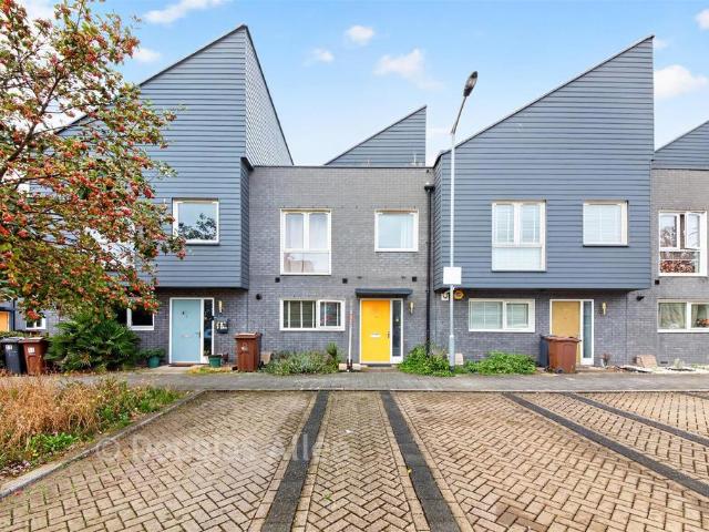 House for sale in London Borough of Barking and Dagenham, Greater London