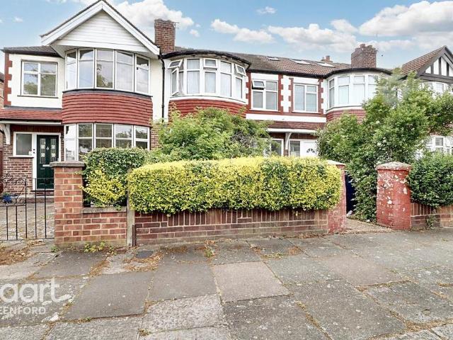 House for sale in London Borough of Ealing, Perivale