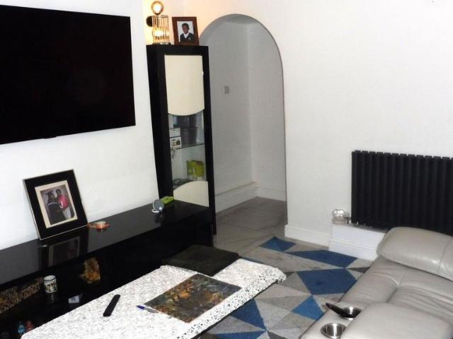 House for sale in Goldthorpe, South Yorkshire