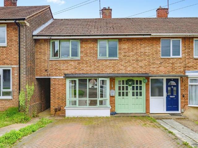 House for sale in Bennetts End, Pouchen End