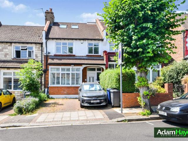 House for sale in North Finchley, Greater London
