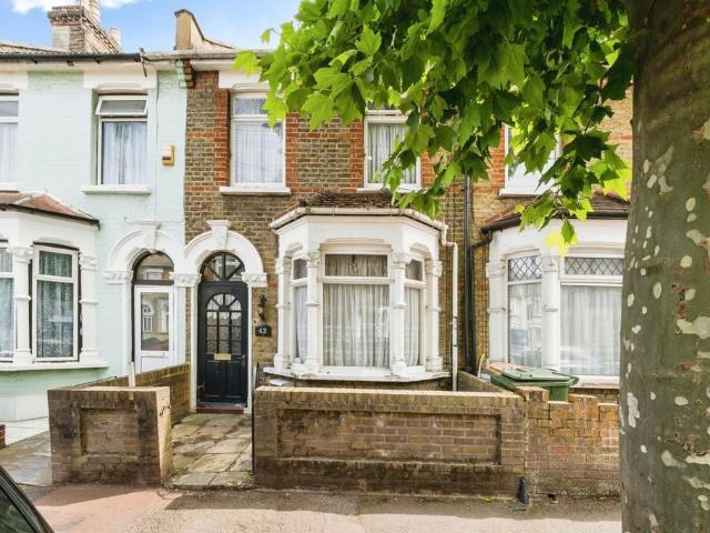 House for sale in Plashet, Greater London