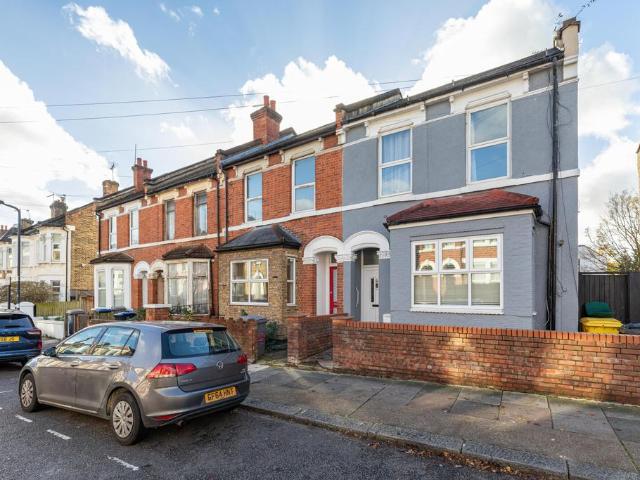 House for sale in Harlesden, Greater London