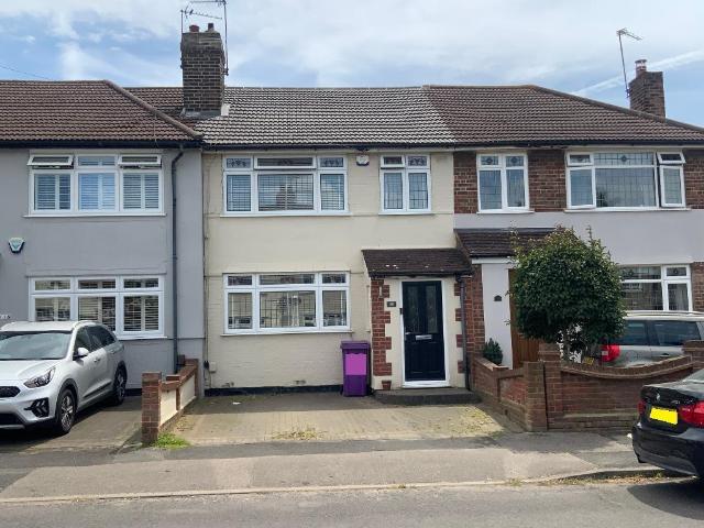House for sale in Elm Park, Greater London