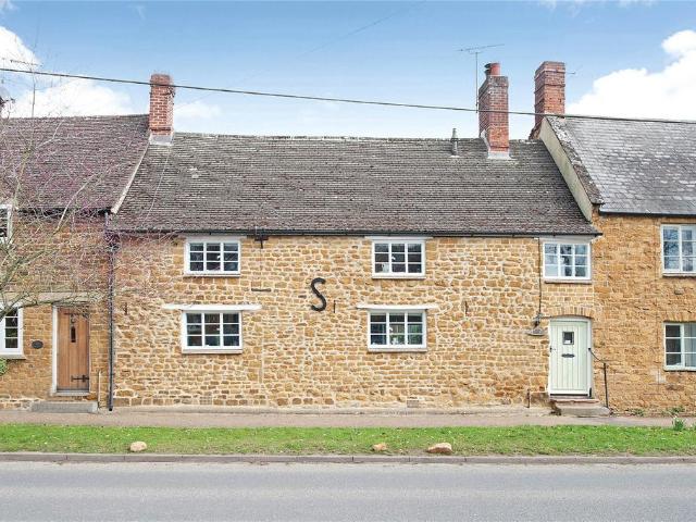 House for sale in Evershot, Oxfordshire