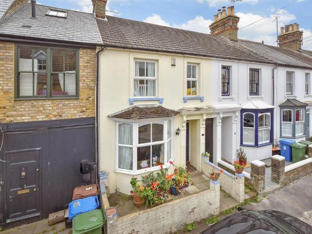 House for sale in Oad Street, Kent