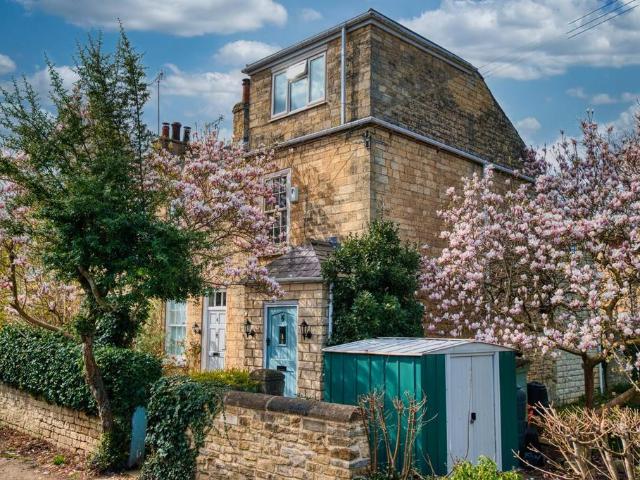 House for sale in Boston Spa, West Yorkshire