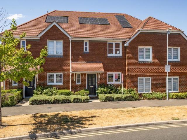 House for sale in Sandown Park, Kent