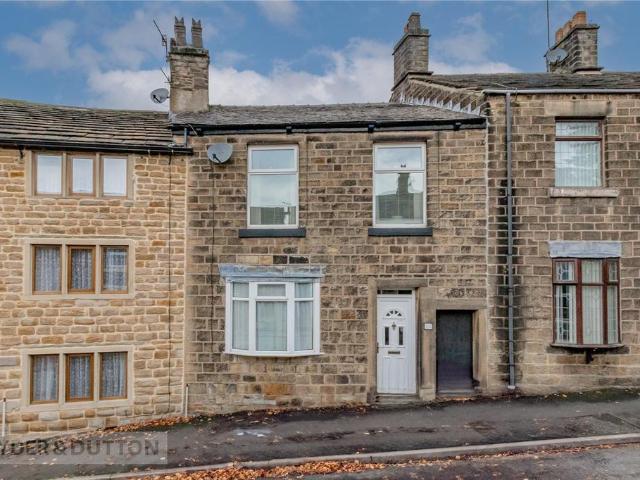 House for sale in Charlesworth, East Midlands