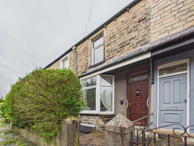 House for sale in Greaves, Bare
