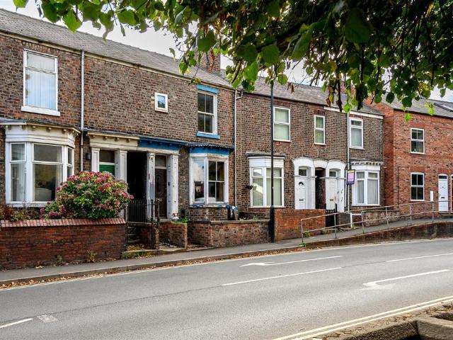 House for sale in High Field, York