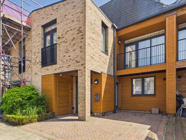 House for sale in High Barnet, Greater London