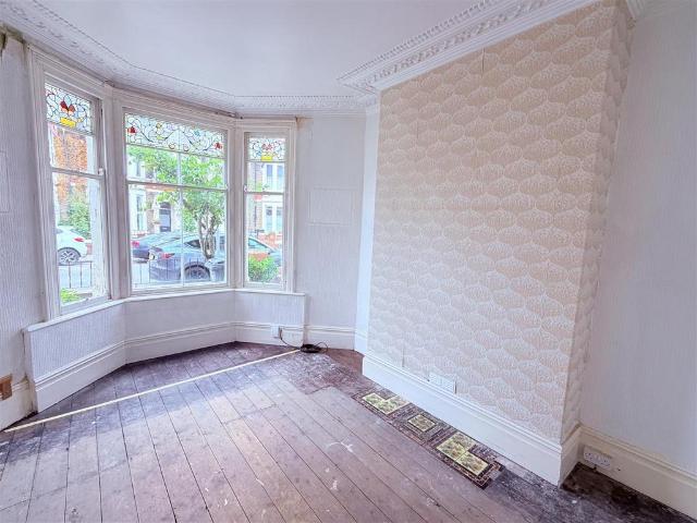House for sale in Plasnewydd, Falcon Lodge