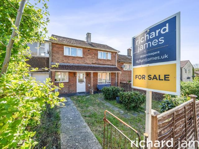 House for sale in Abbey Mead, Swindon
