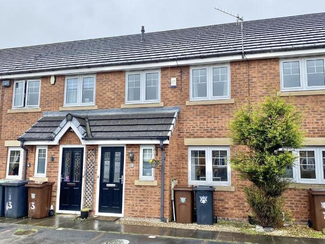 House for sale in Charlesworth