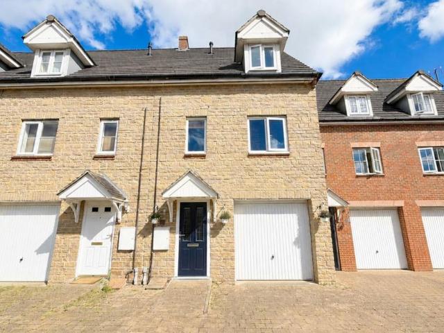 House for sale in Evershot, Oxfordshire