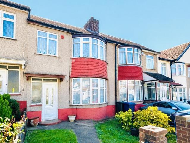 House for sale in London Borough of Ealing, Greenford