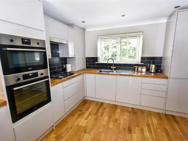 House for sale in Mount Ambrose, Cornwall