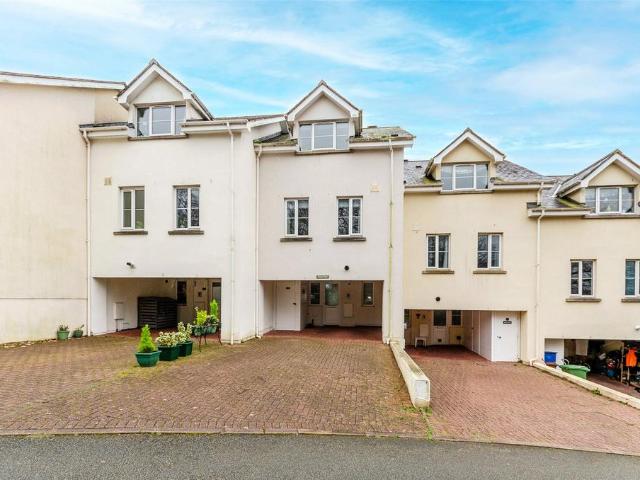 House for sale in Y Felinheli, Wales