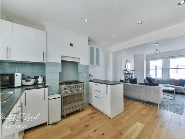 House for sale in Plumstead, Greater London