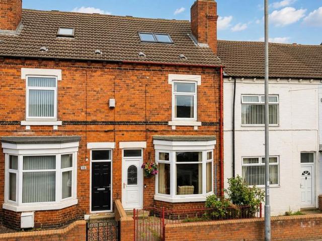 House for sale in Featherstone, North Featherstone