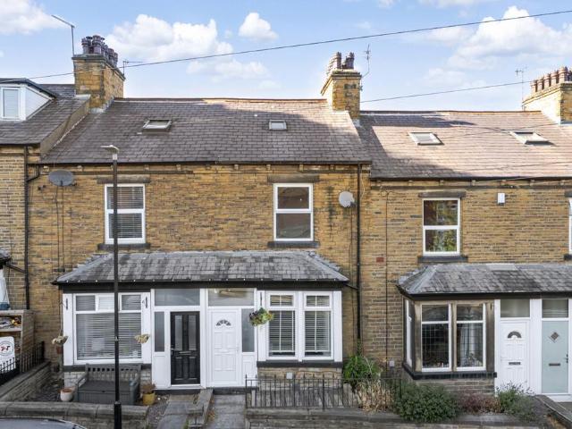 House for sale in Farsley, West Yorkshire