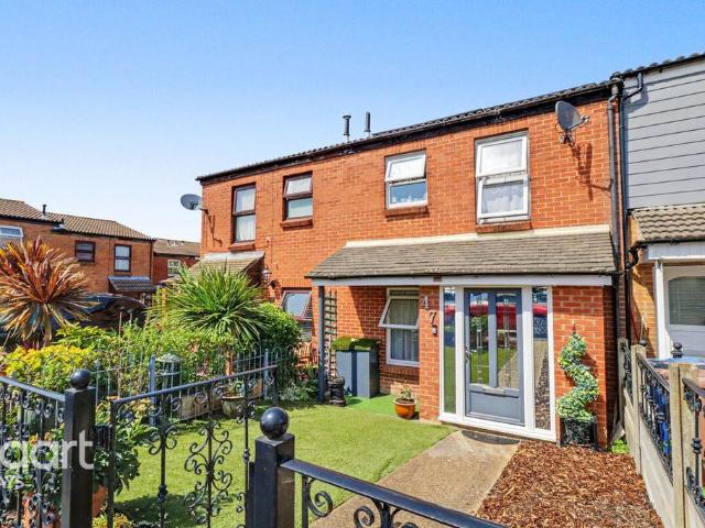 House for sale in Purfleet, Essex