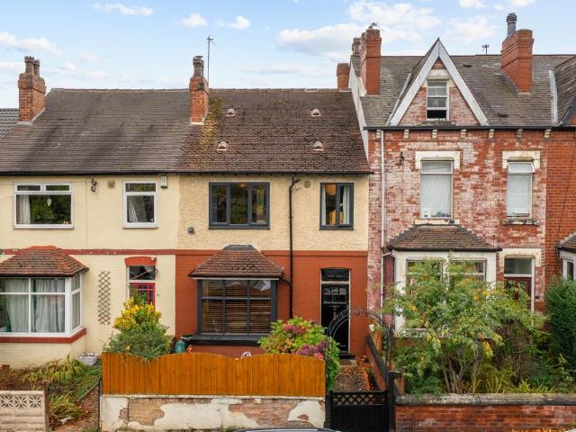 House for sale in Gledhow Park, Leeds