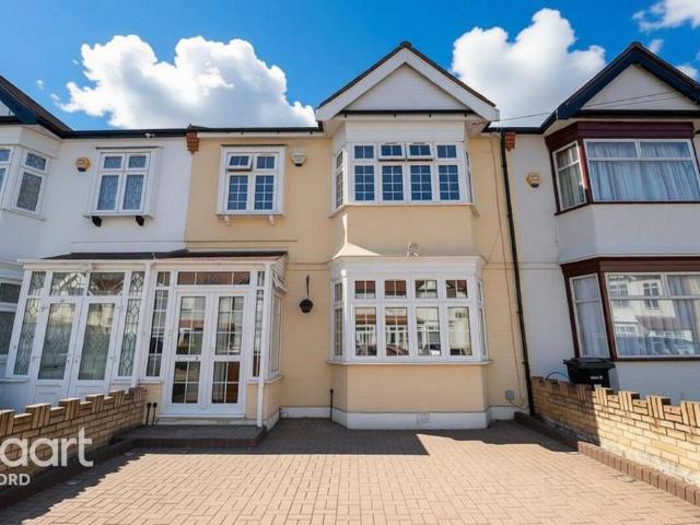 House for sale in Gants Hill, Greater London