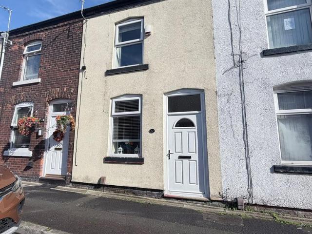 House for sale in Ashton-under-Lyne, Tameside