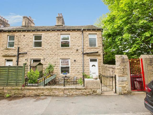 House for sale in Pye Nest, Sowerby Bridge