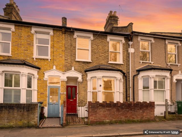 House for sale in Leytonstone, Greater London