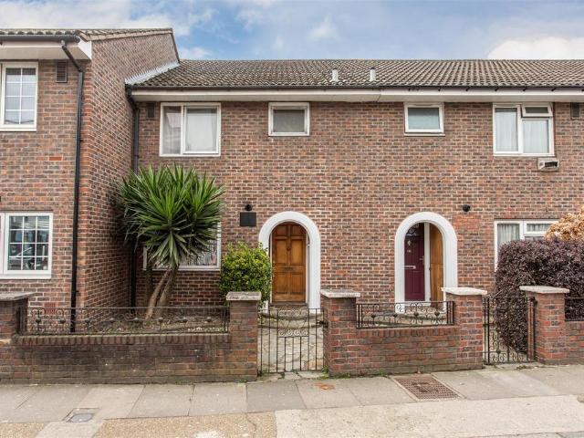 House for sale in Stepney, Greater London